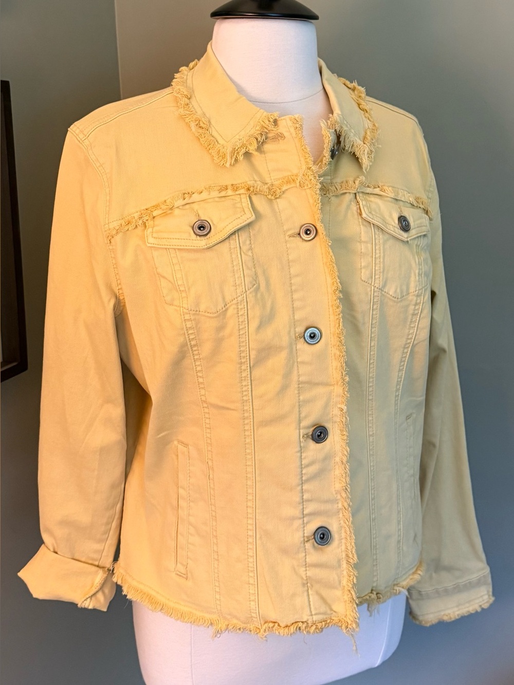 CHARLIE B Yellow Frayed-Trim Denim Jacket